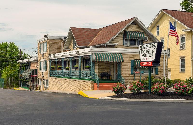 Simmons Motel And Suites