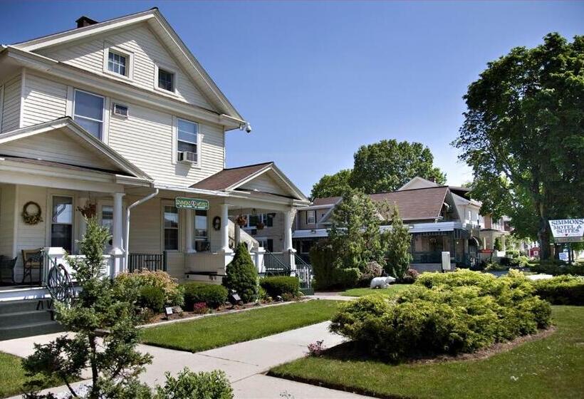 Simmons Motel And Suites