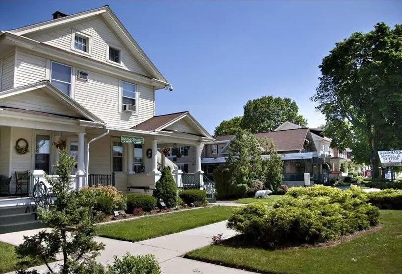 Simmons Motel And Suites