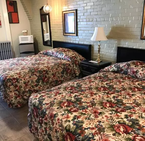 Simmons Motel And Suites