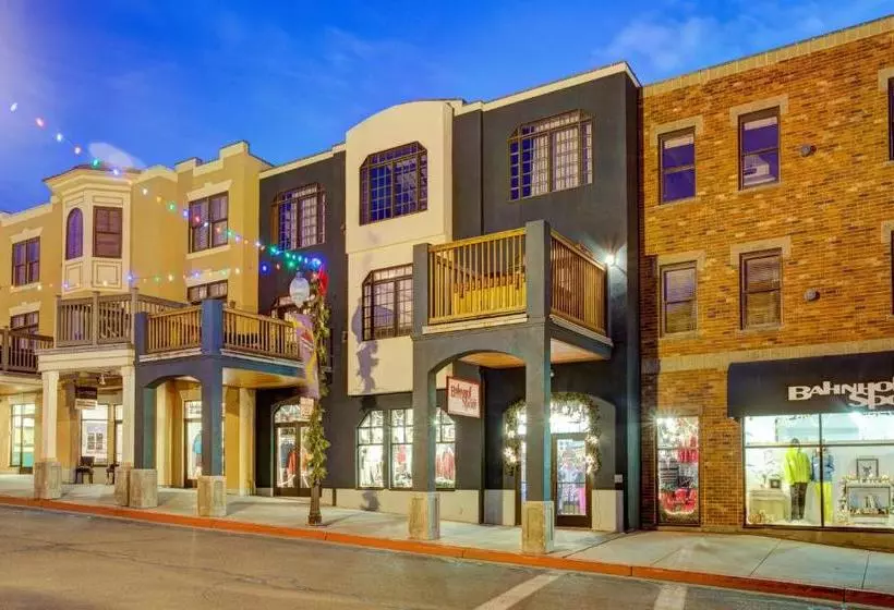 Town Lift 2c On Main Street