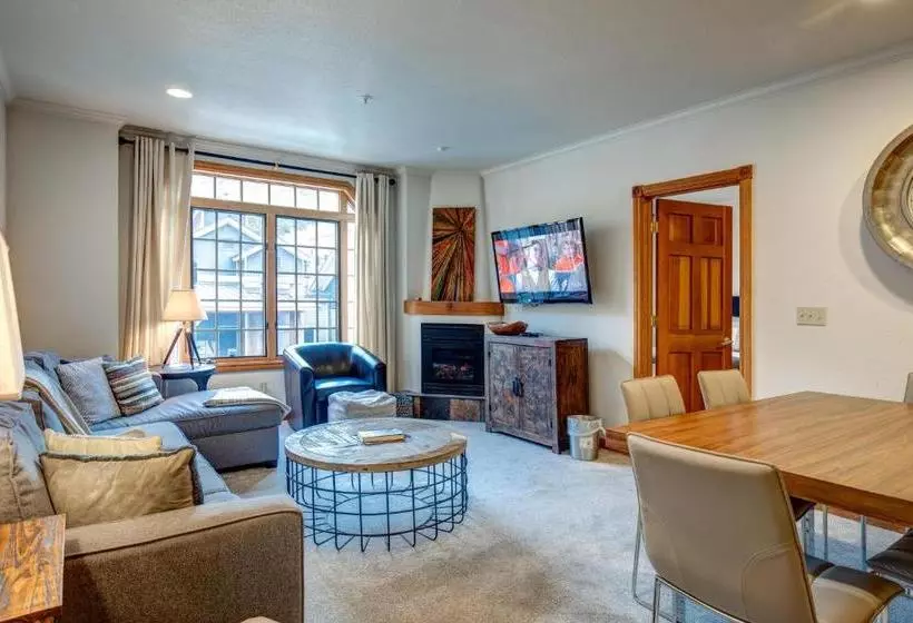 Town Lift 2c On Main Street