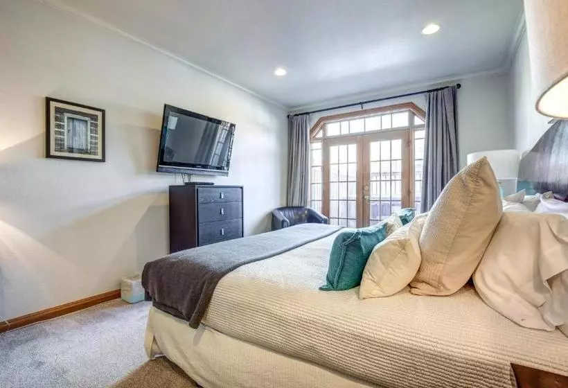 Town Lift 2c On Main Street