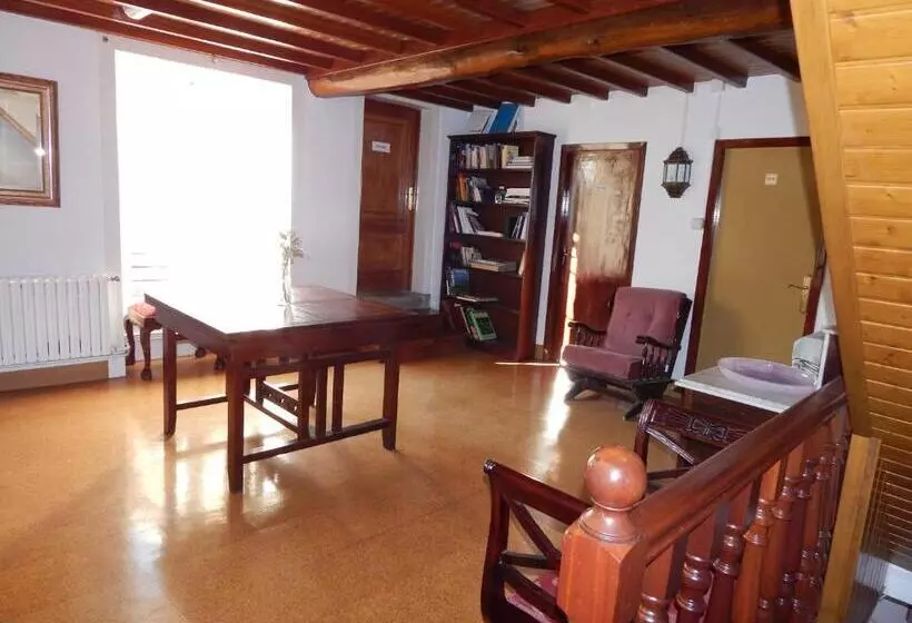 Pensión   Albergue De Logrosa