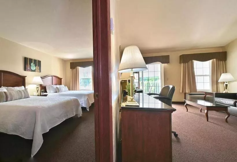 Four Seasons Island Resort