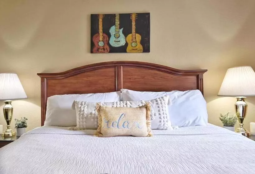 Four Seasons Island Resort