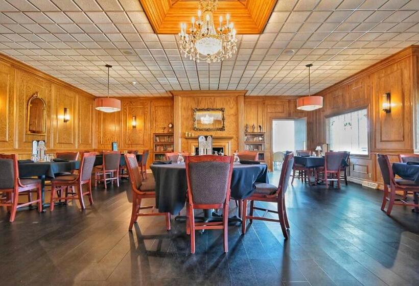 Four Seasons Island Resort