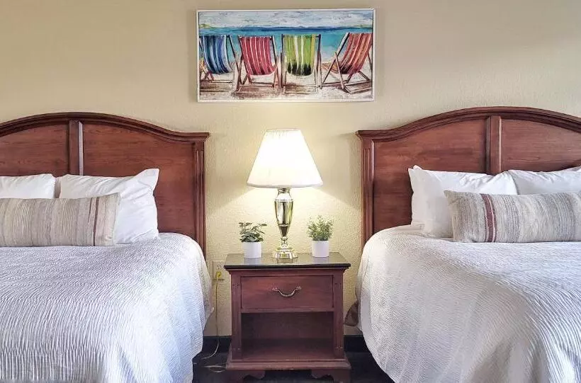 Four Seasons Island Resort