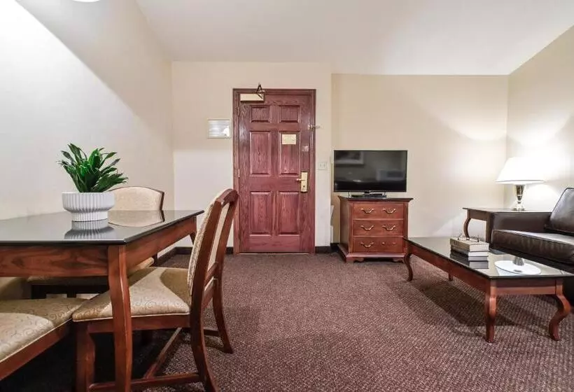 Four Seasons Island Resort