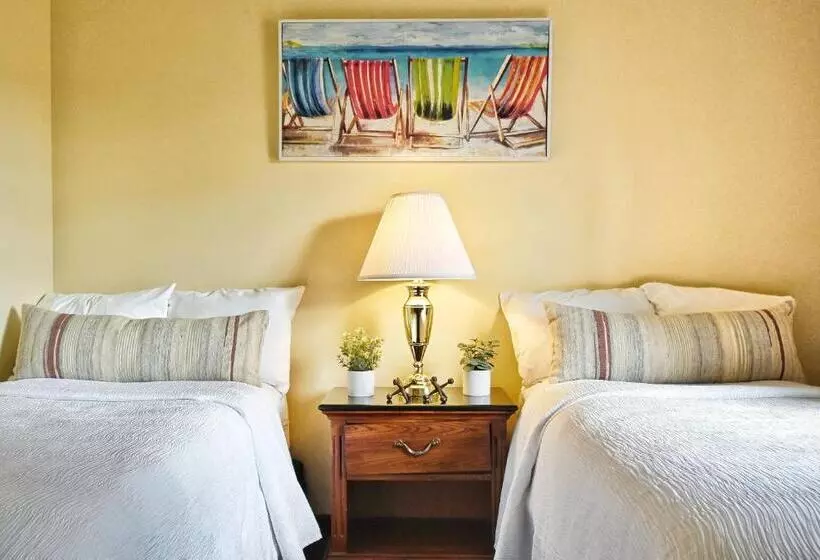 Four Seasons Island Resort