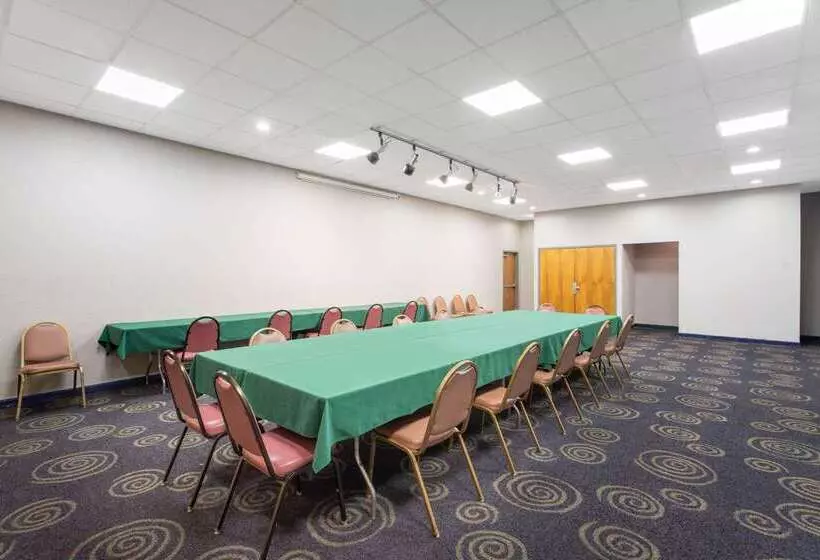 فندق Baymont By Wyndham Greenville Oh