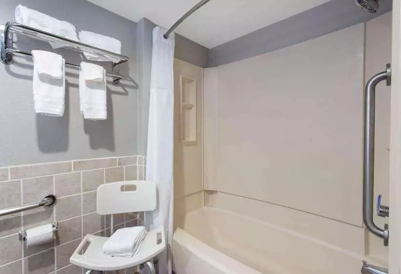 فندق Baymont By Wyndham Greenville Oh