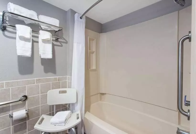 فندق Baymont By Wyndham Greenville Oh