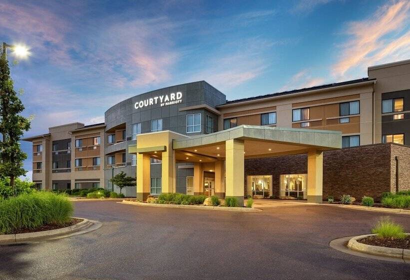 Courtyard Mankato Hotel & Event Center