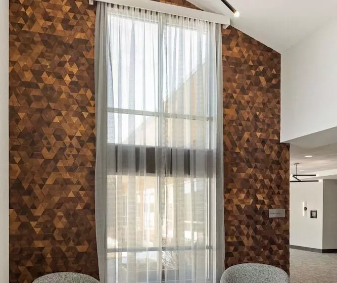 Courtyard Mankato Hotel & Event Center