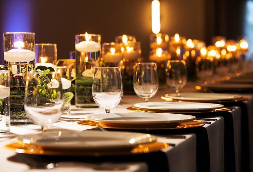 Courtyard Mankato Hotel & Event Center