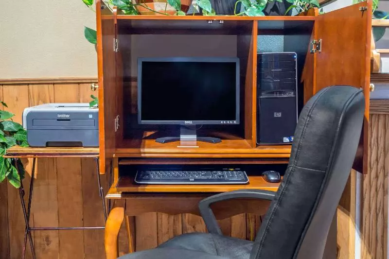 Отель Days Inn By Wyndham Delta Co