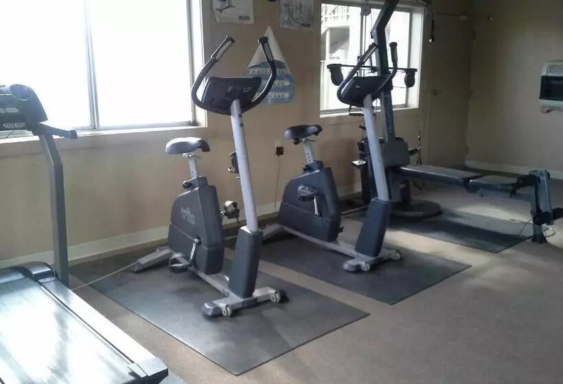 Отель Days Inn By Wyndham Delta Co