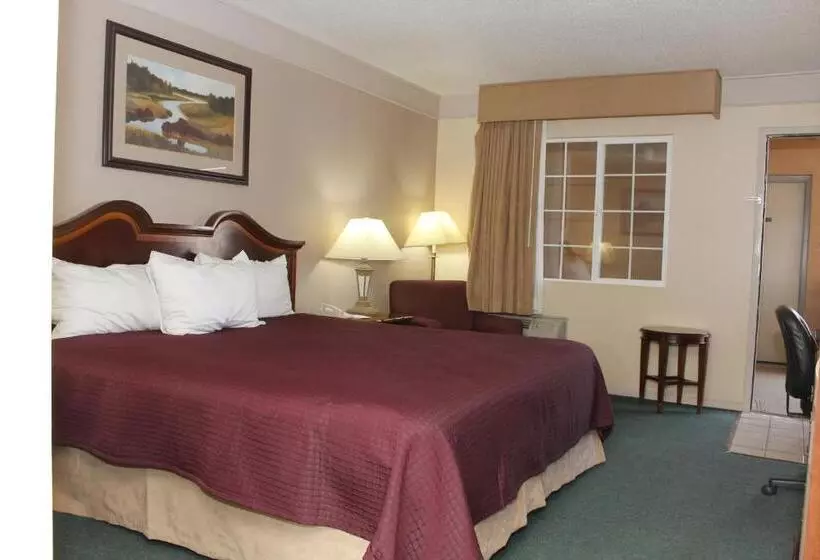 Отель Days Inn By Wyndham Delta Co