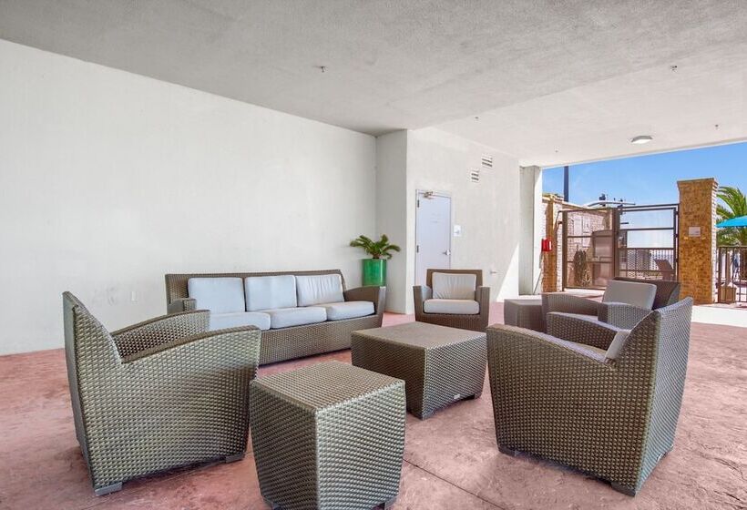 فندق Holiday Inn Express   Gulfport Beach, An Ihg