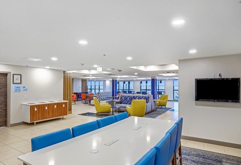 فندق Holiday Inn Express   Gulfport Beach, An Ihg