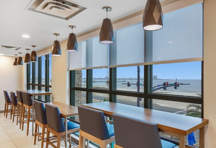 فندق Holiday Inn Express   Gulfport Beach, An Ihg