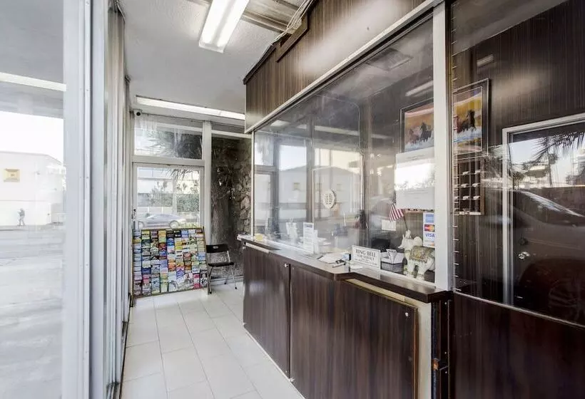 ホテル Hollywood Palms Inns & Suites