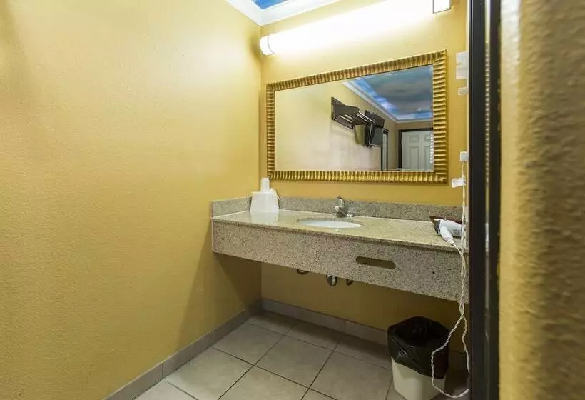 ホテル Hollywood Palms Inns & Suites