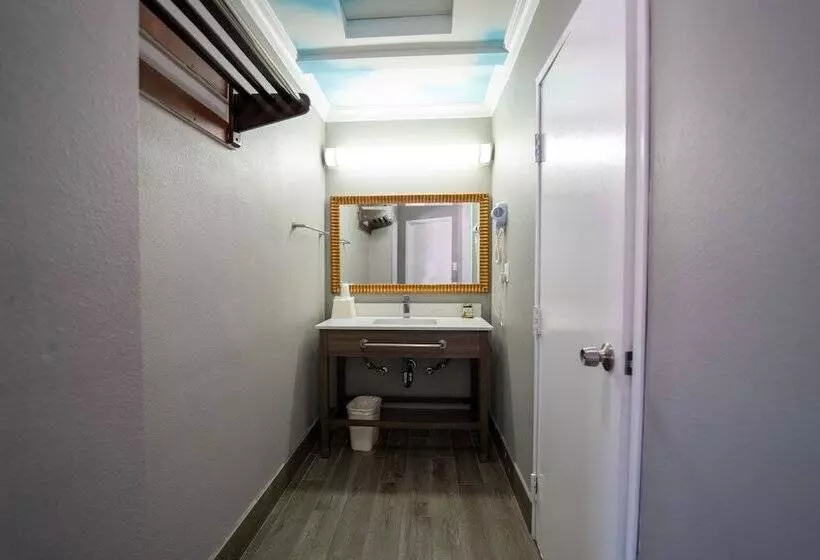 ホテル Hollywood Palms Inns & Suites