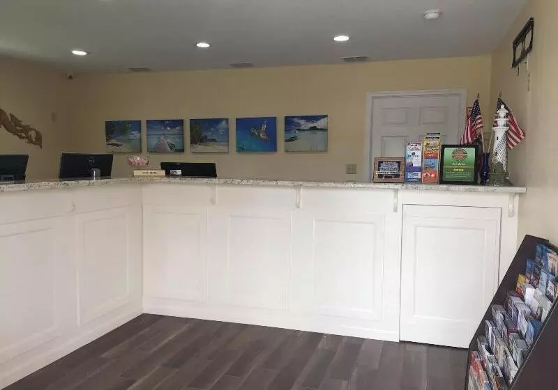 فندق Port Isla Inn