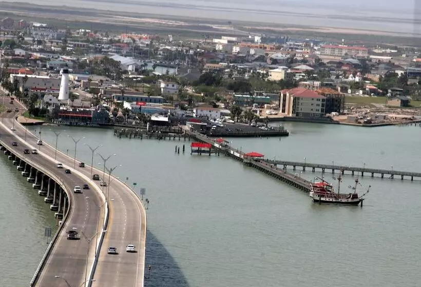 酒店 Port Isla Inn