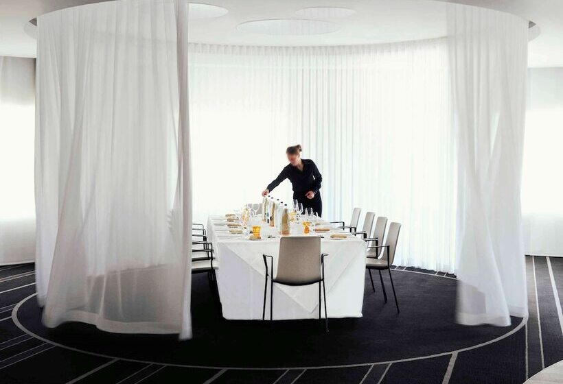 هتل Pullman Brussels Centre Midi