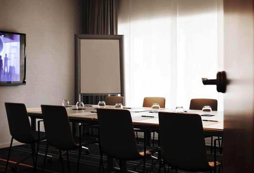 هتل Pullman Brussels Centre Midi