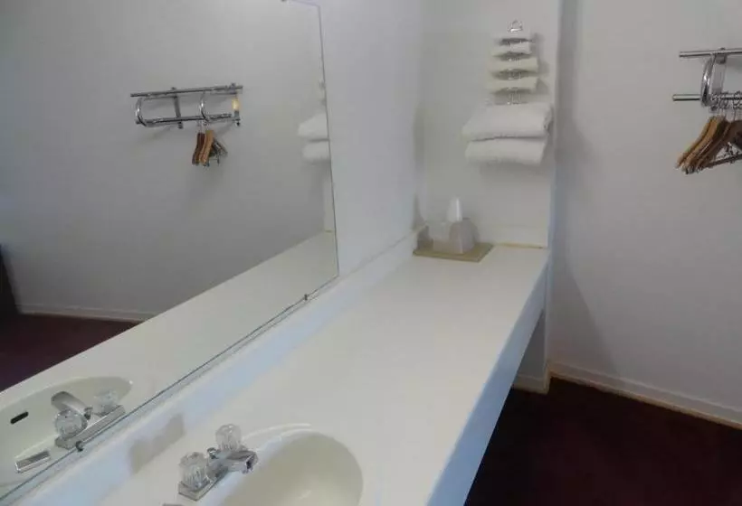 Отель Relax Inn