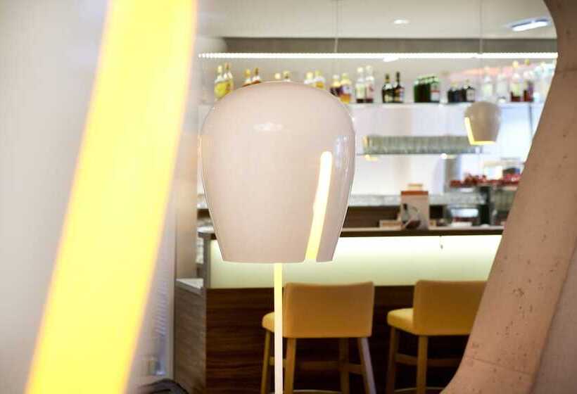 Simm S Hotel   Cityhotel Next To Metro U3