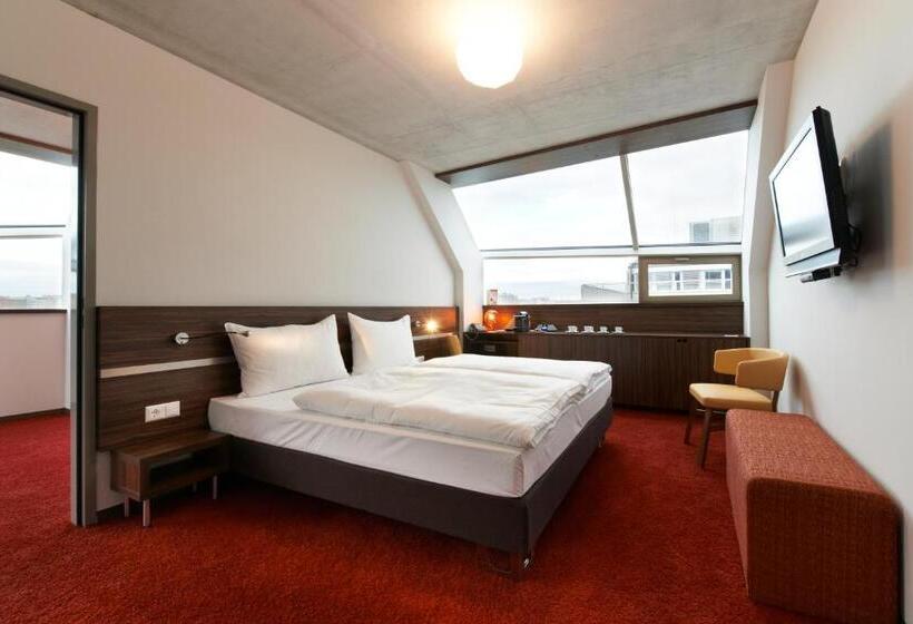 Simm S Hotel   Cityhotel Next To Metro U3