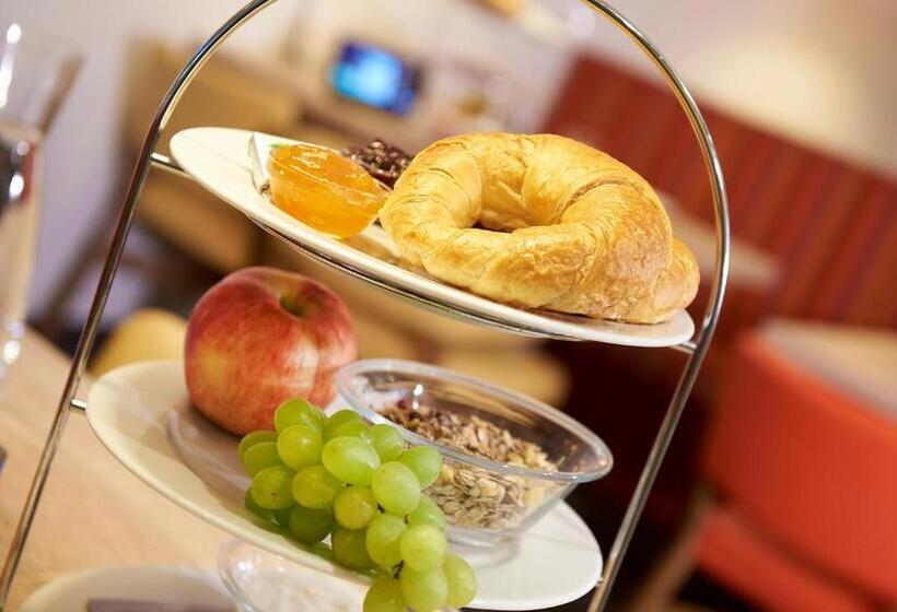 Simm S Hotel   Cityhotel Next To Metro U3