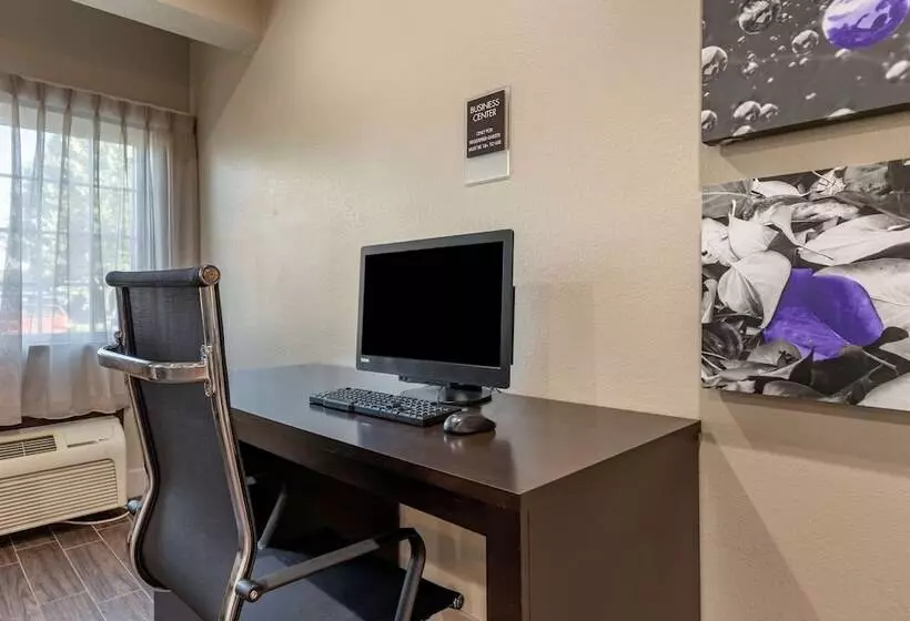 Hotelli Sleep Inn & Suites