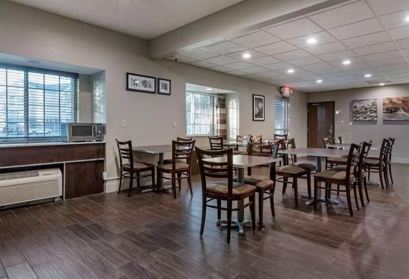 Hotelli Sleep Inn & Suites