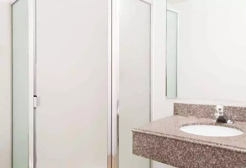 호텔 Super 8 By Wyndham Midwest City Ok