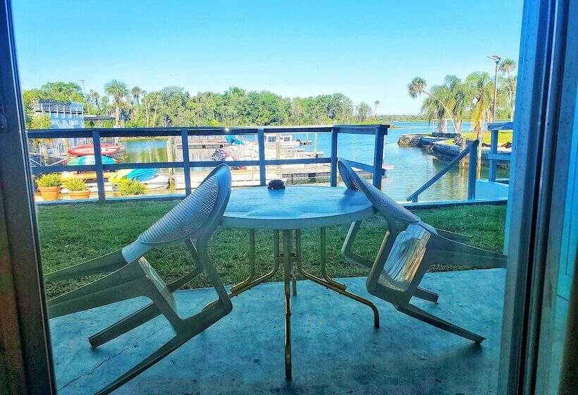 The Port Hotel And Marina