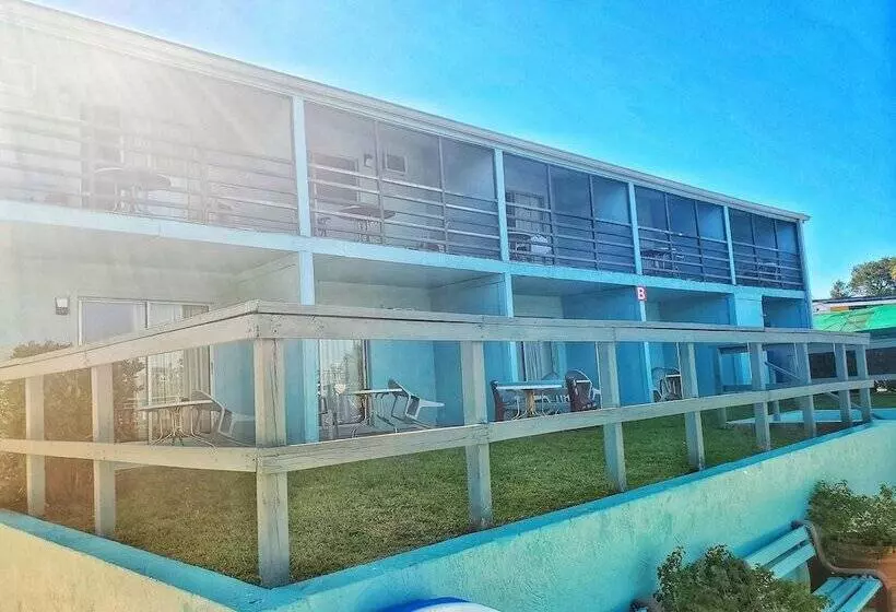 The Port Hotel And Marina