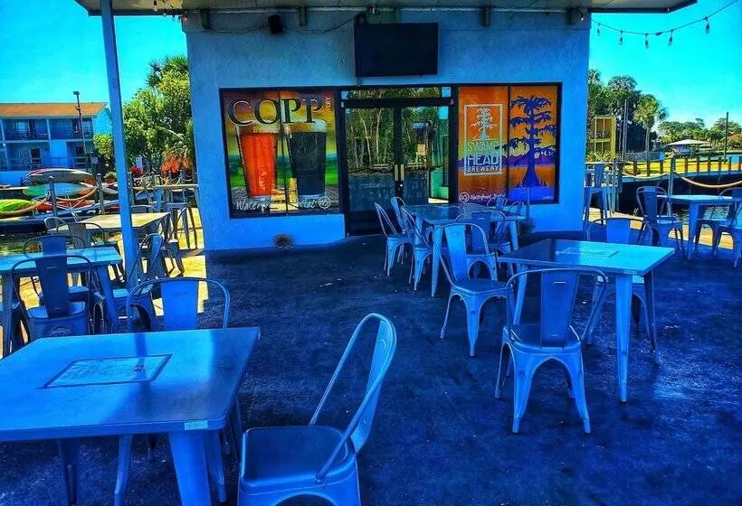 The Port Hotel And Marina