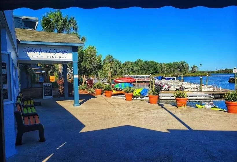 The Port Hotel And Marina