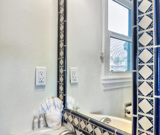 מוטל Beachcomber Inn