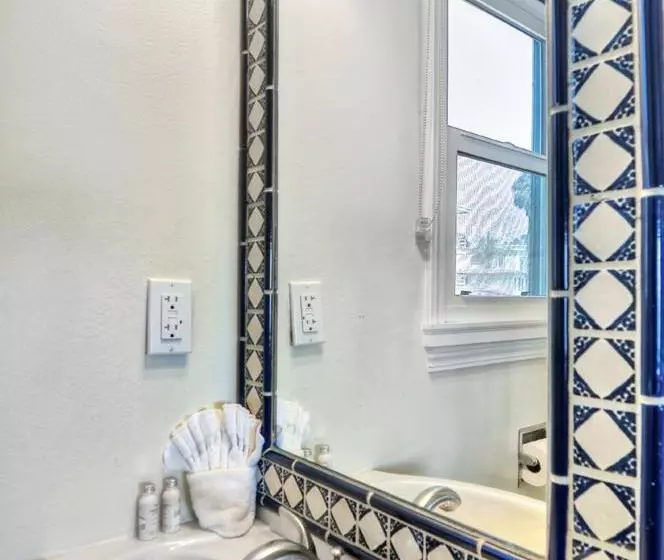 מוטל Beachcomber Inn