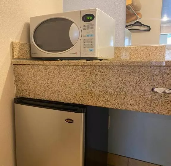 汽车旅馆  Dune Surfer Inn