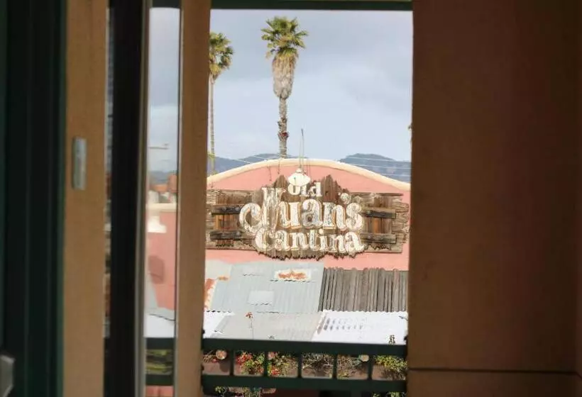 汽车旅馆  Dune Surfer Inn