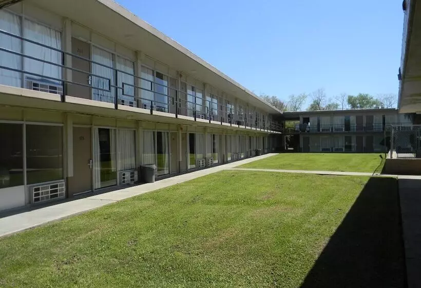 汽车旅馆  Sunrise Inn Lake Charles