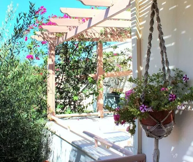 Nissia Kamares Hotel Apartments